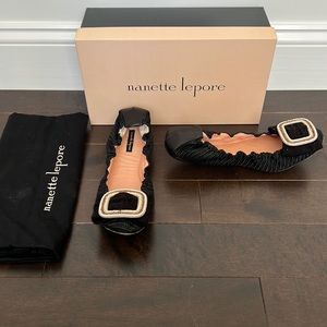 Nanette Lepore Mombassa Flat Straw flats w/knit beaded bow in box w/dust bag